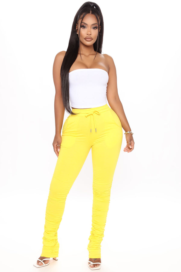 Chase The Bag Stacked Pant - Yellow – Fashion Nova