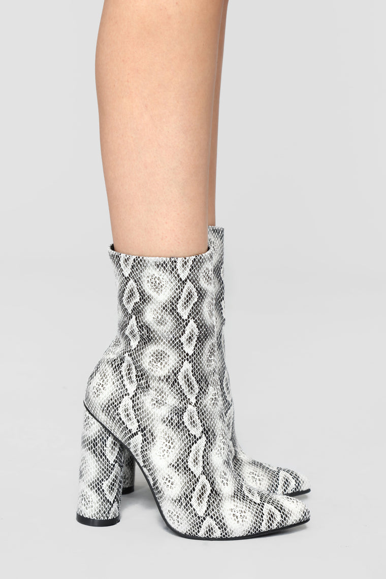snakeskin boots fashion nova