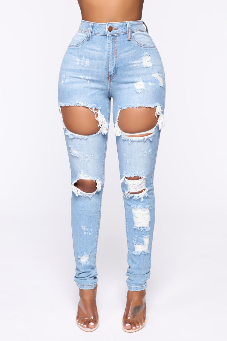 light wash jeans fashion nova