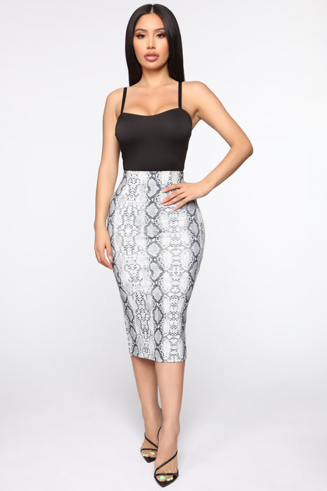 snake print fitted skirt