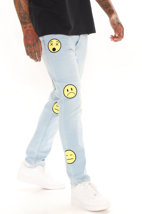 forhåndsvisning terning Soar Emoji Patched Slim Jeans - Light Wash, Mens Jeans | Fashion Nova