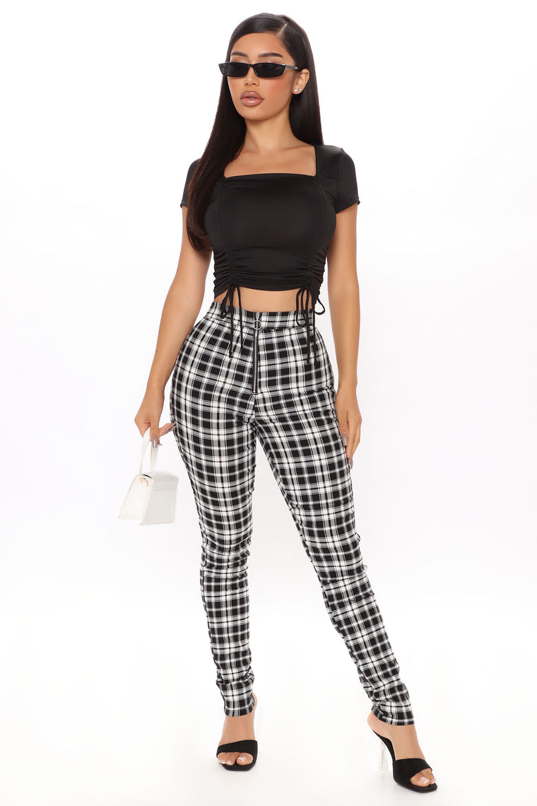 black and white pants outfit