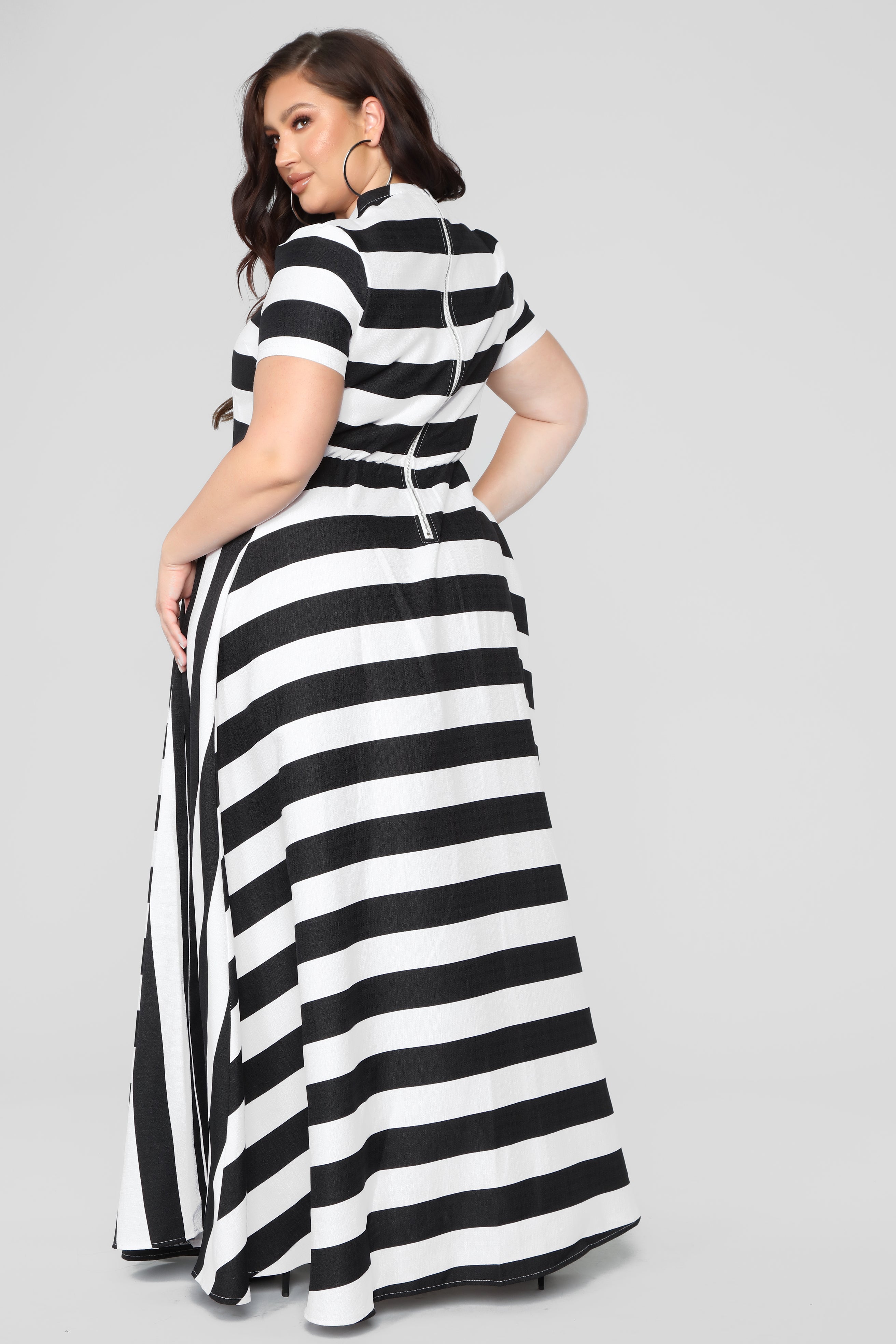 Throwing You Off Stripe Dress - Black/White – Fashion Nova