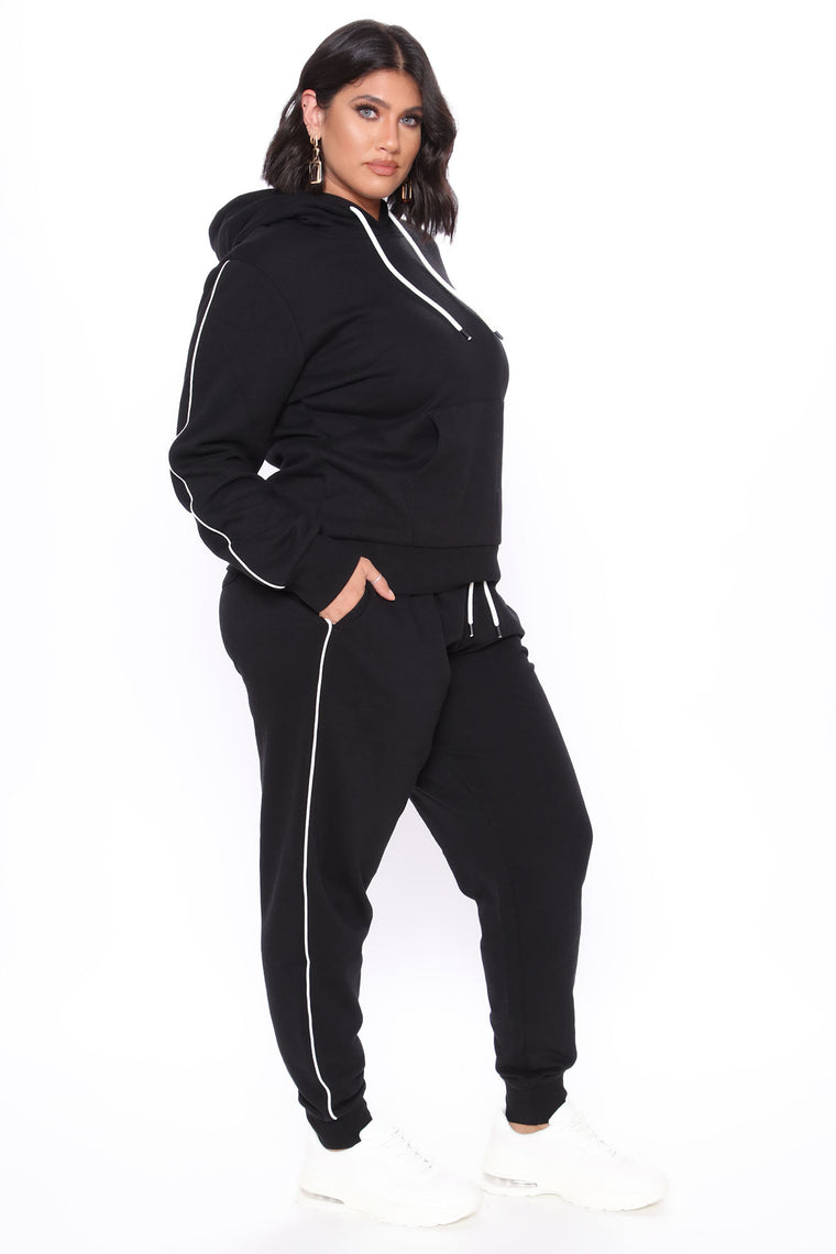 Tennis And Chill Fleece Jogger - Black - Activewear - Fashion Nova