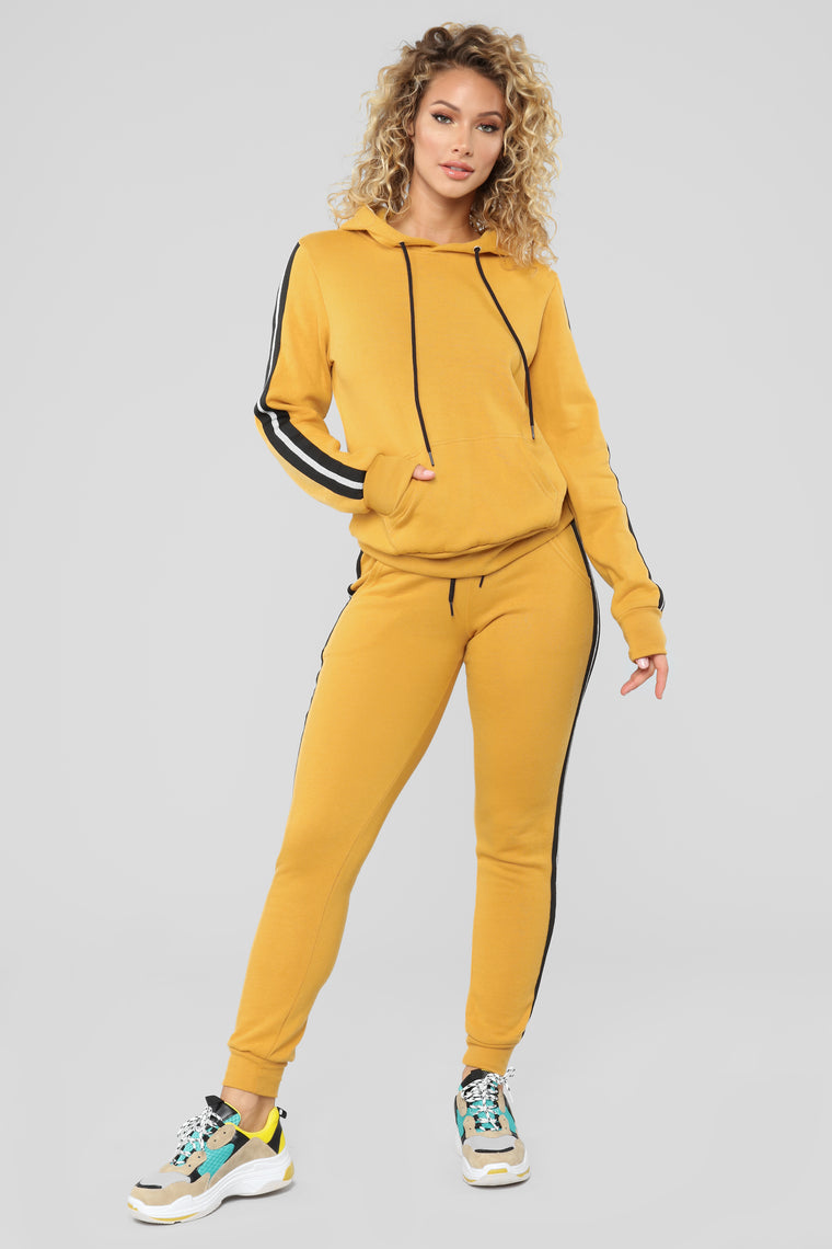 Study Sesh Pullover Hoodie - Mustard – Fashion Nova