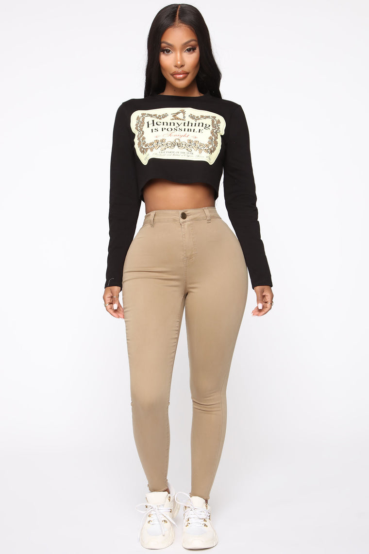 long sleeve crop top and jeans