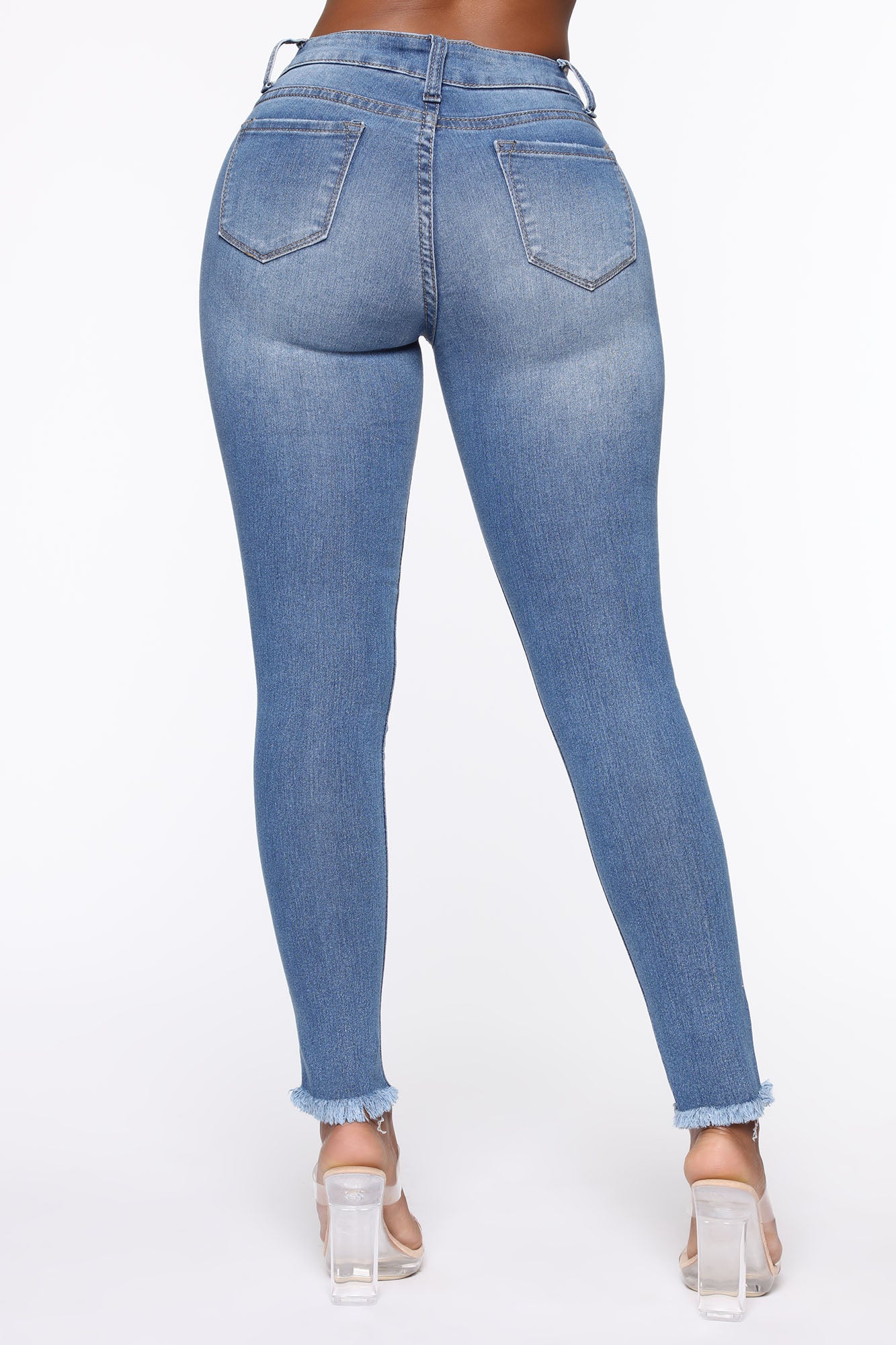 On The Fray Ankle Jeans - Medium Blue Wash – Fashion Nova