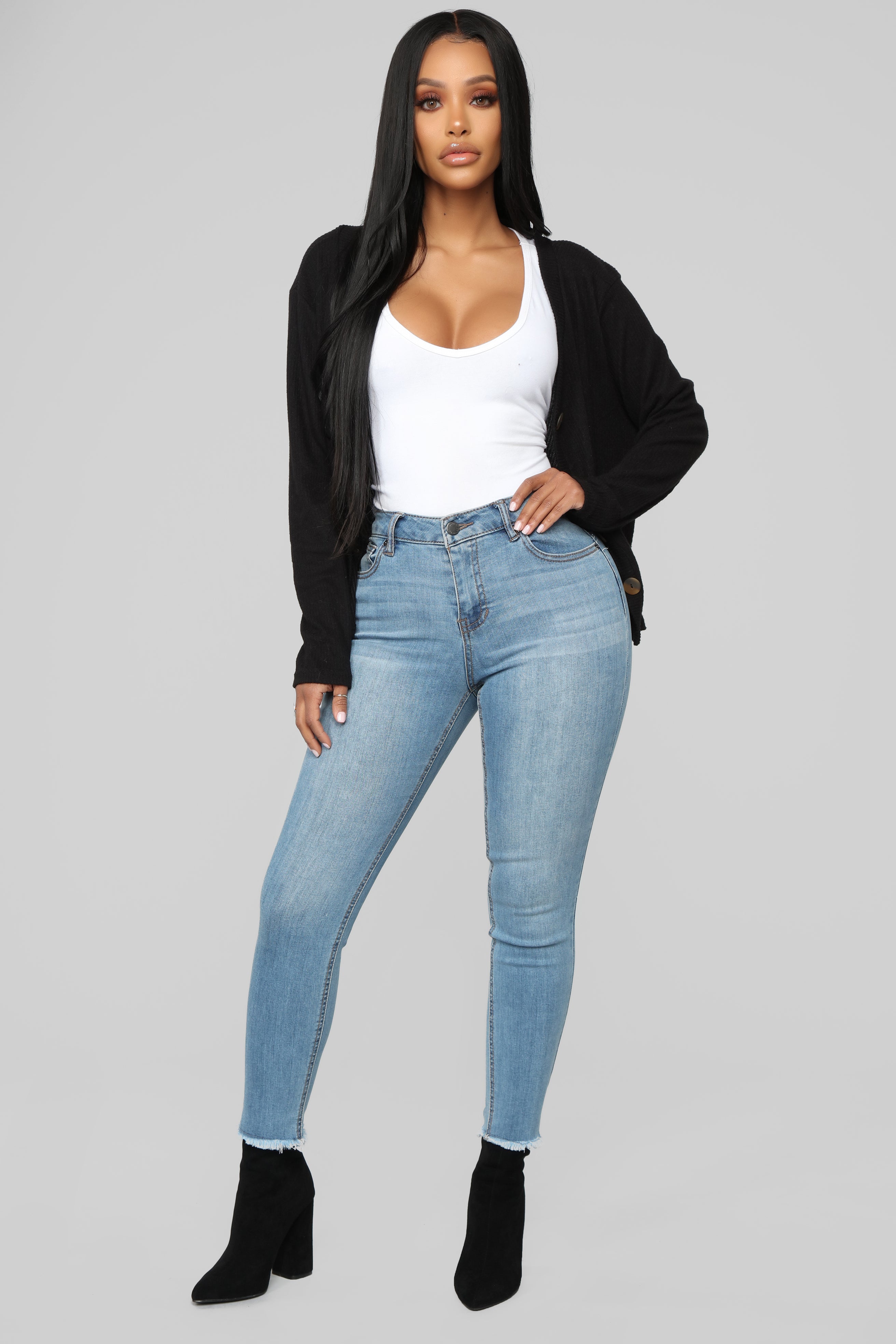 Up Close Top - Black – Fashion Nova