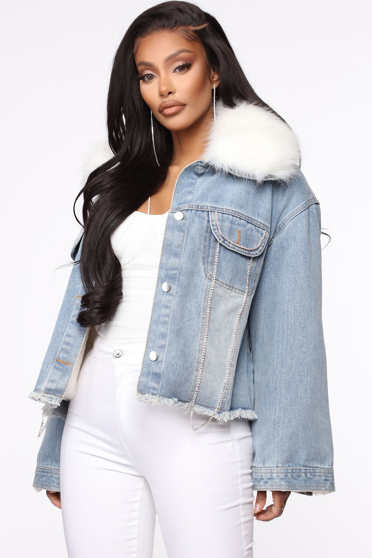 denim jacket with white fur collar