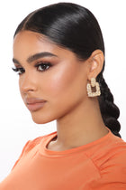 Show Off Drop Earrings - Gold