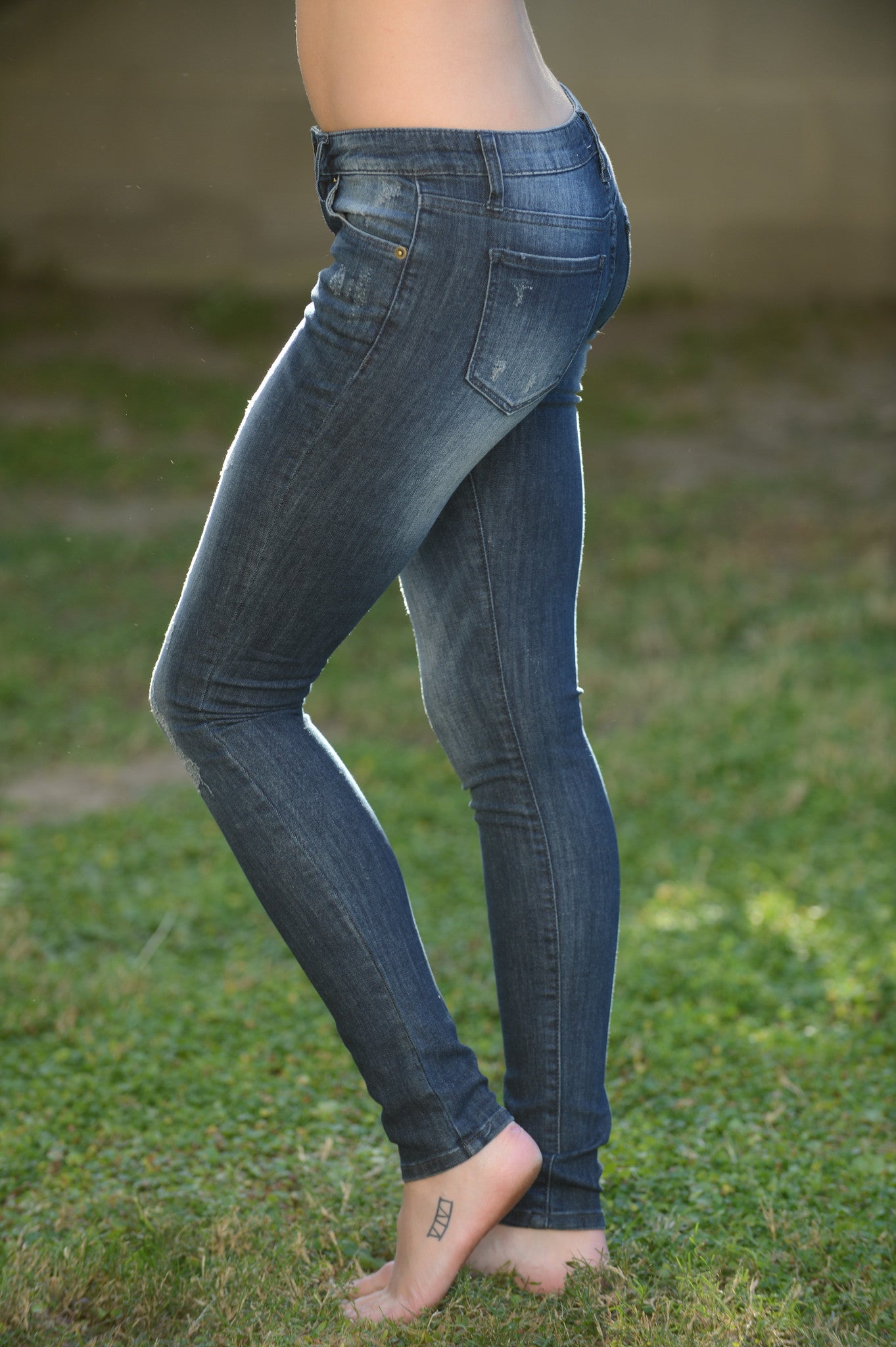 Favorite Aged Jeans - Medium Blue