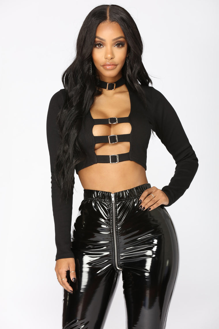 buckle crop top