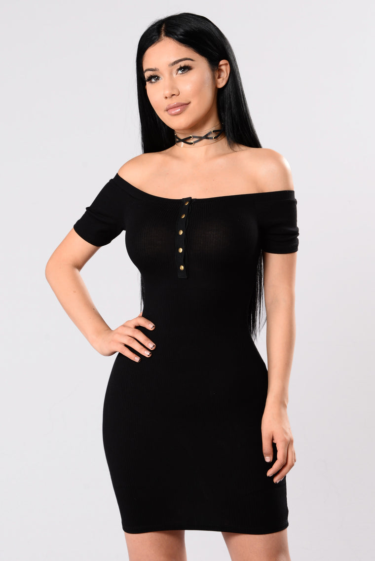 black dress for curves