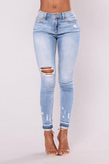 Elsa Mid Rise Jeans - Light – Fashion Nova