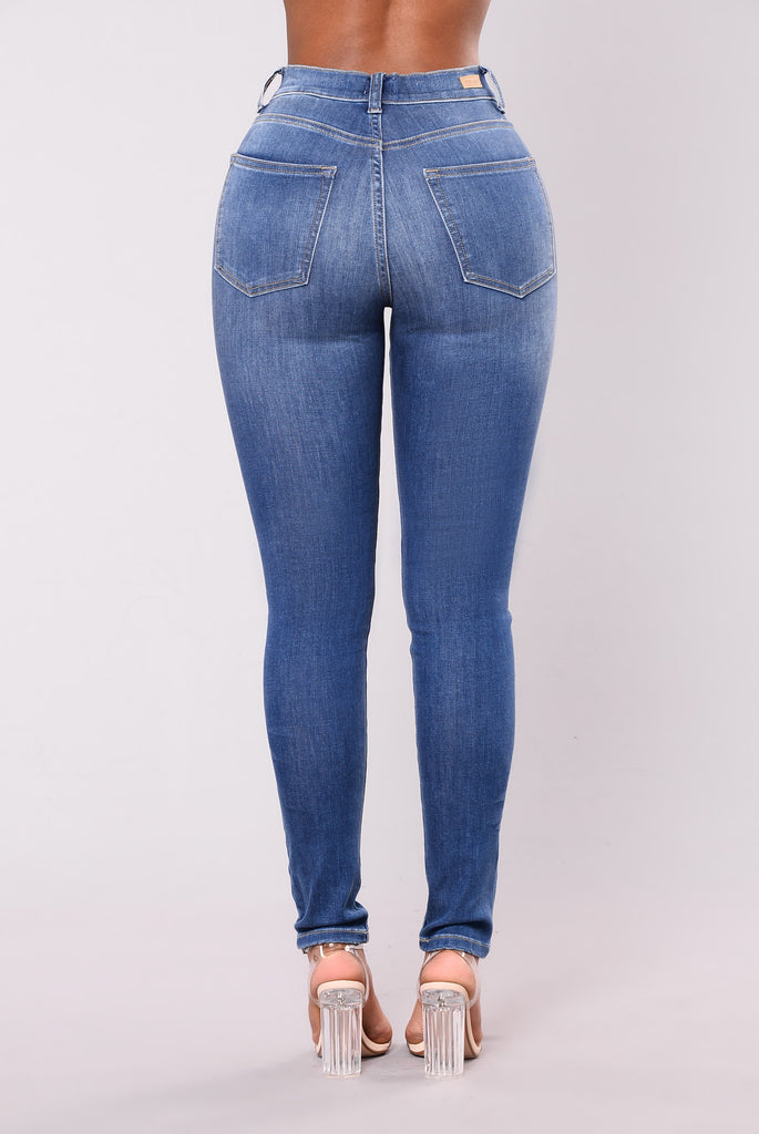 Cleya High Rise Jeans - Medium