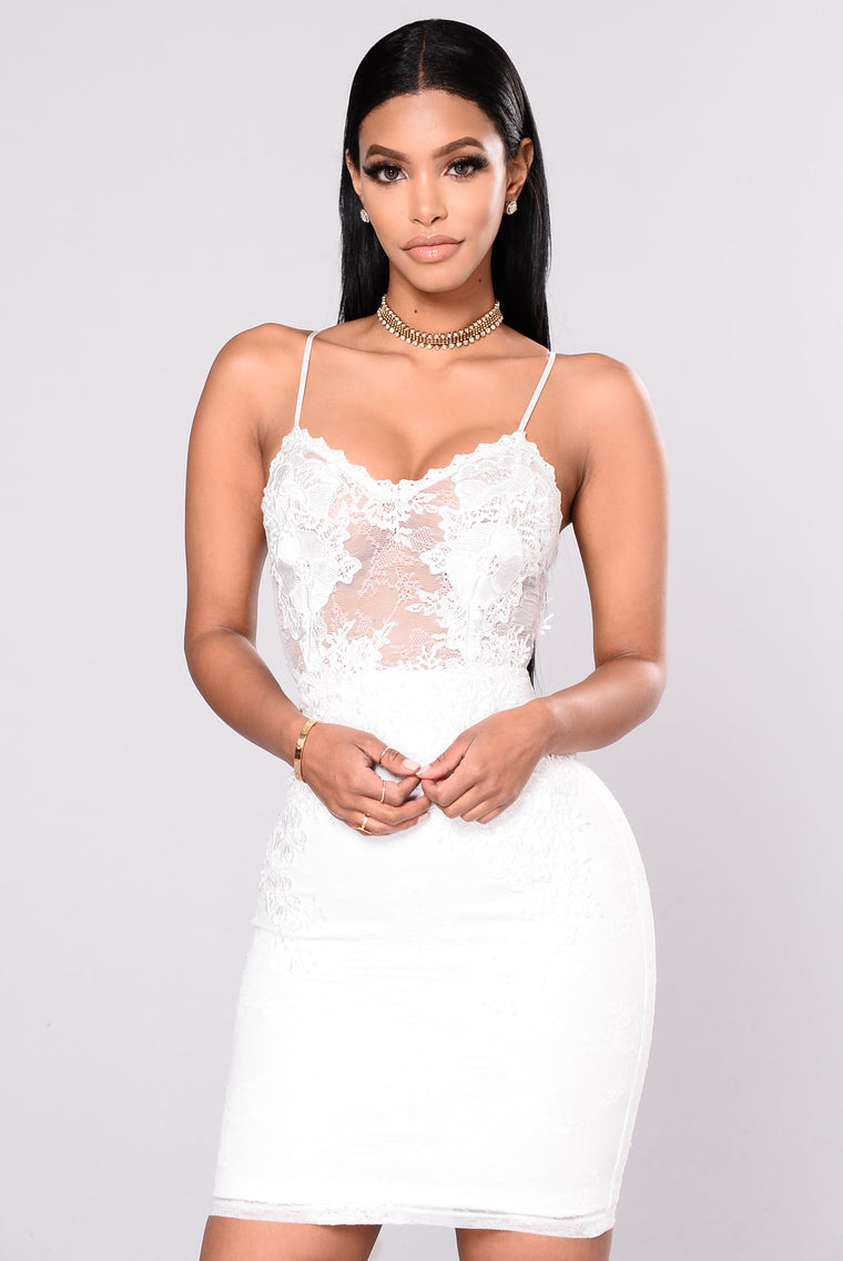white dresses on fashion nova
