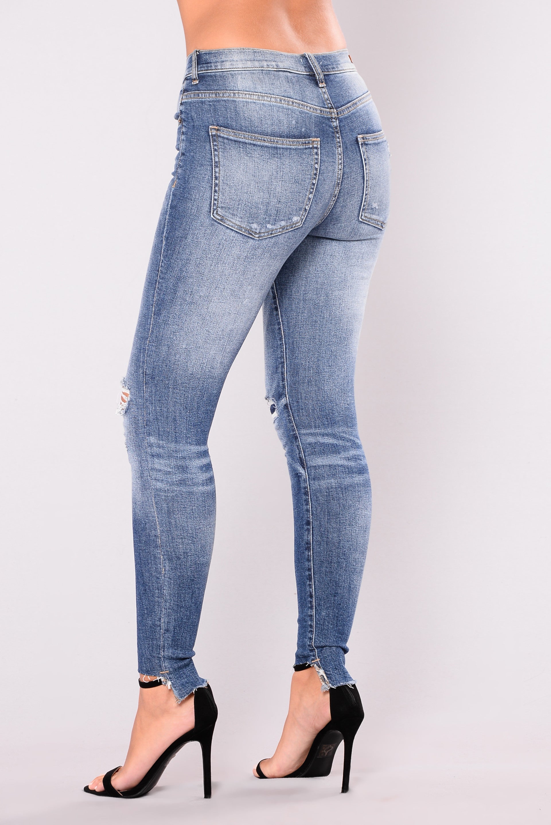 Ayla Distressed Jeans - Medium