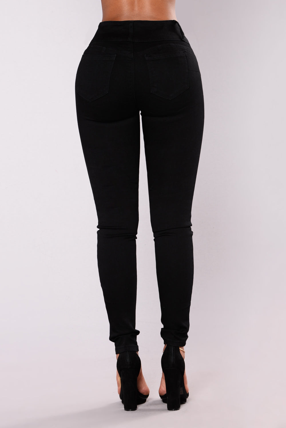 Round Of Applause Booty Shaped Jeans - Black