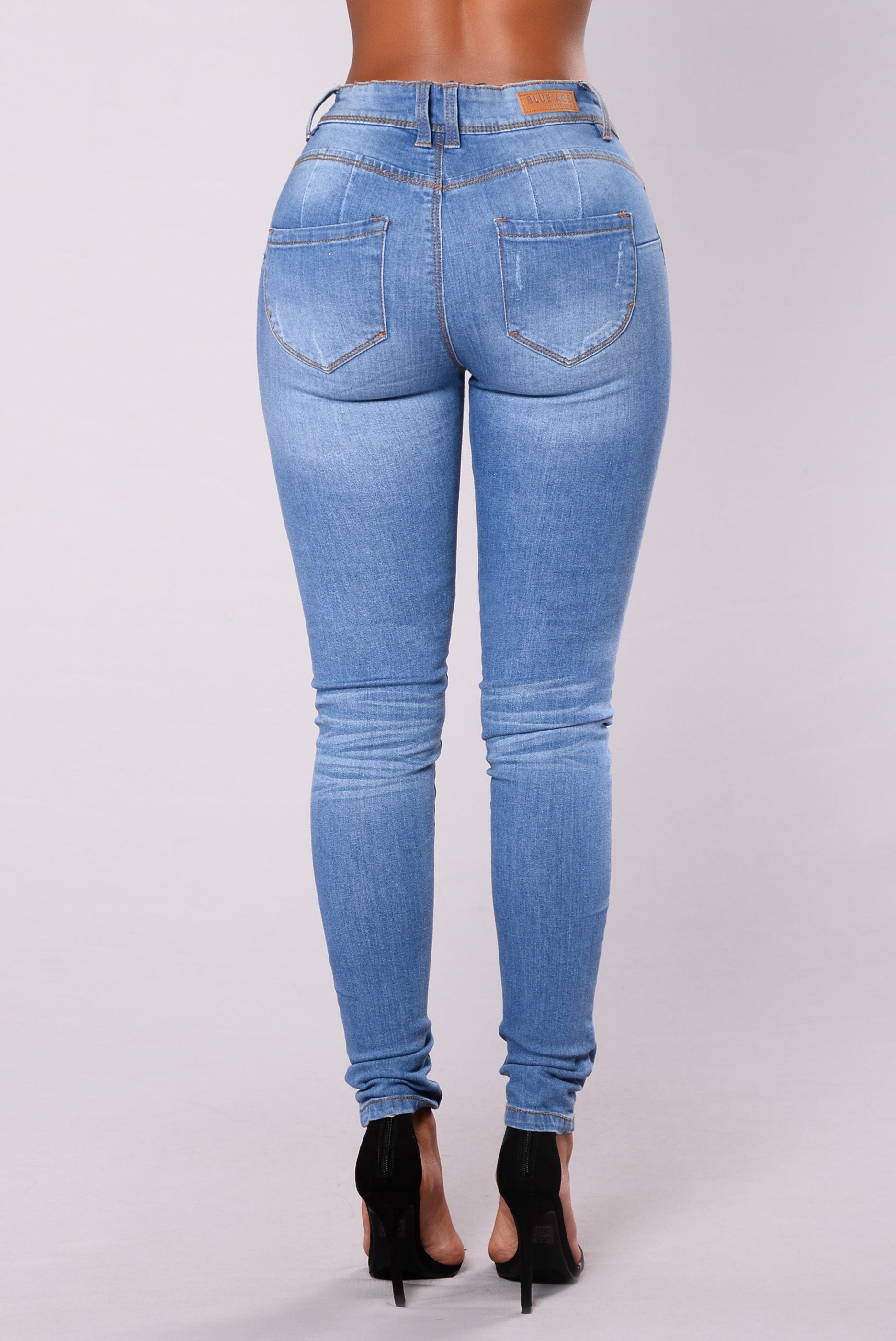 Lift Me Up Booty Sculpting Jeans - Light Denim – Fashion Nova