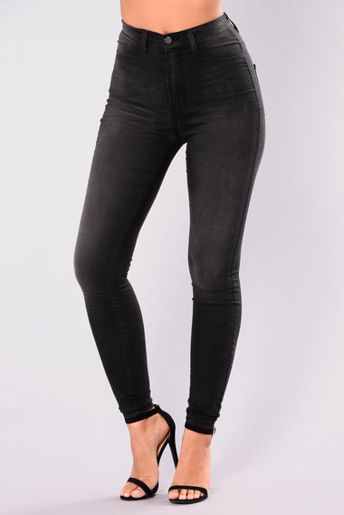 Lucie High Waist Skinny Jeans - Vintage Black – Fashion Nova