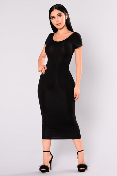 Carlynn Midi Dress - Black – Fashion Nova