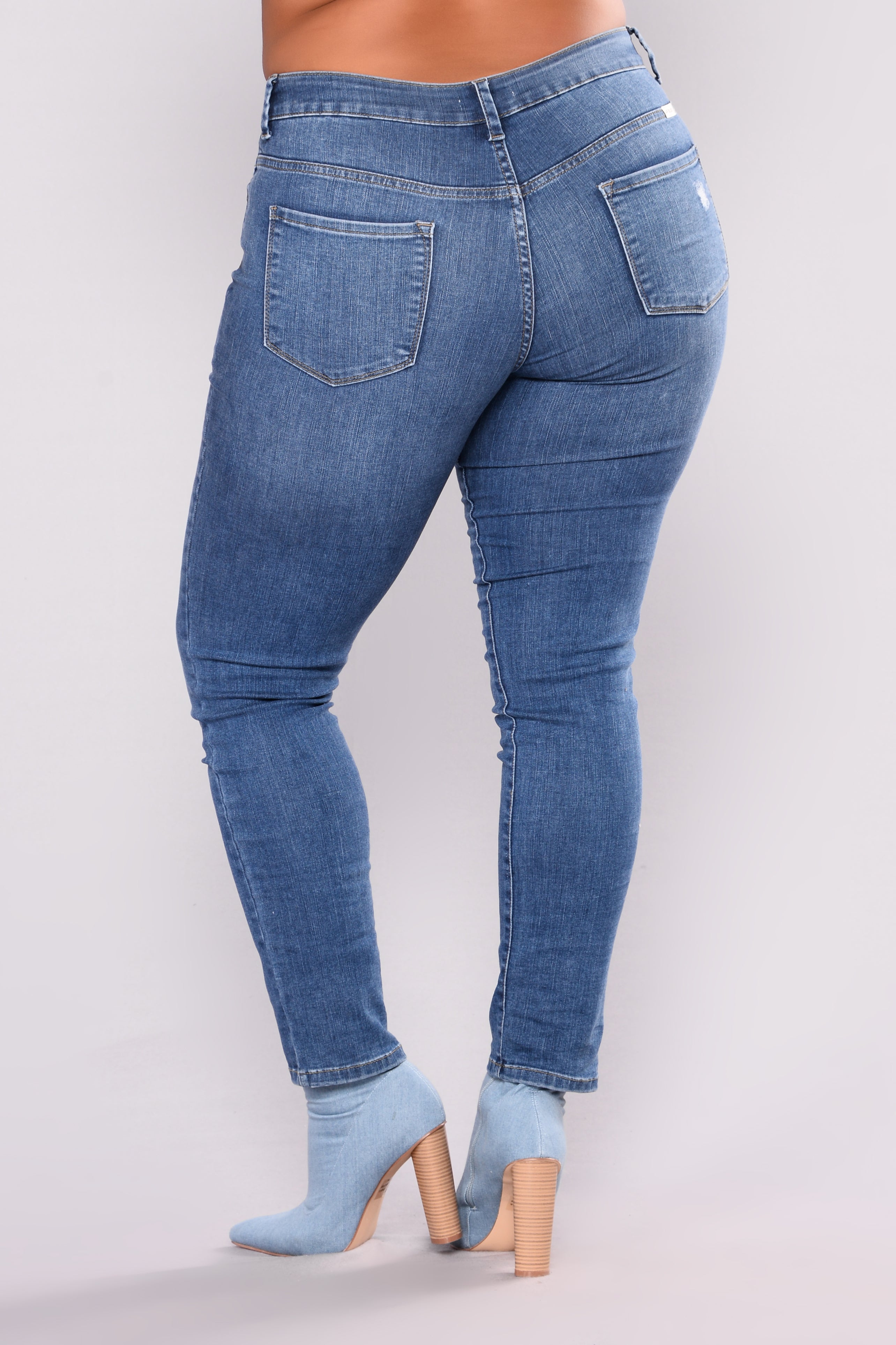 Araceli Skinny Jeans - Medium Blue Wash – Fashion Nova