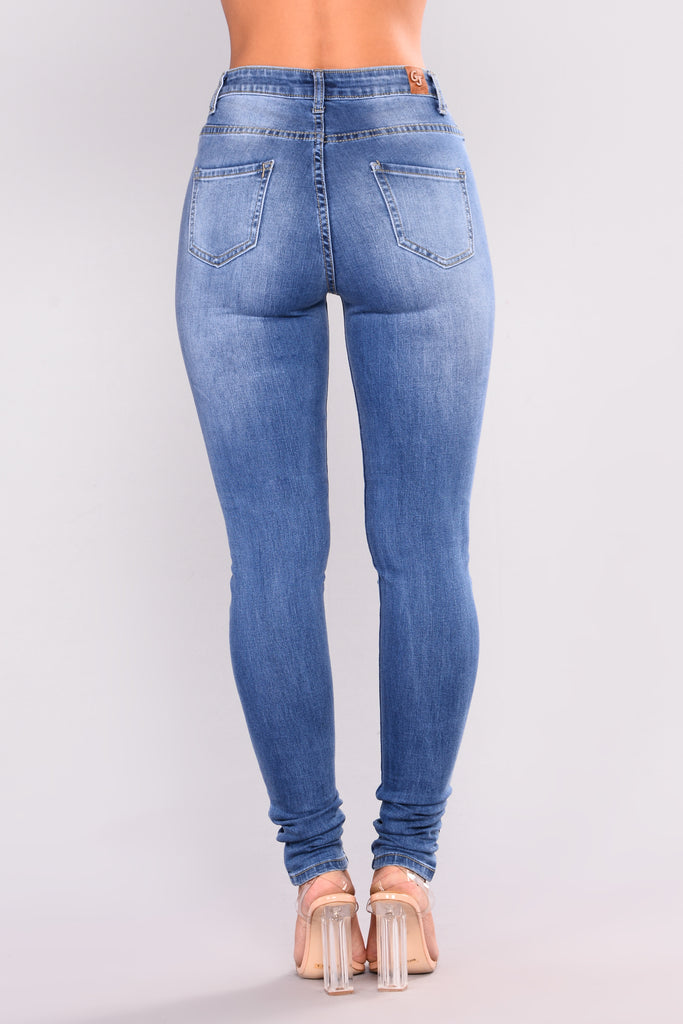 Bad Intentions Skinny Jeans - Medium Blue Wash