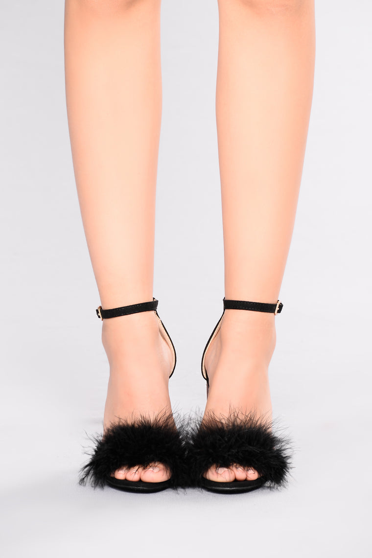 Lianne Feather Heel - Black – Fashion Nova