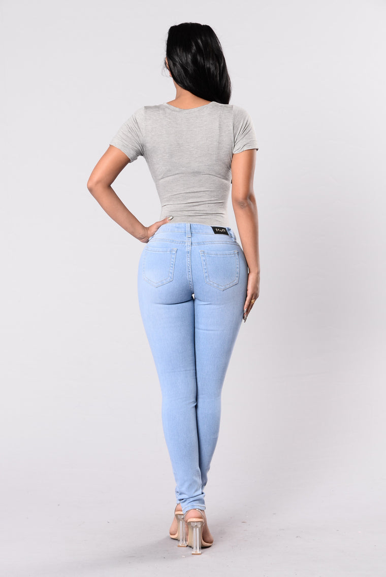 Stand Out From The Crowd Jeans - Light Wash, Jeans | Fashion Nova