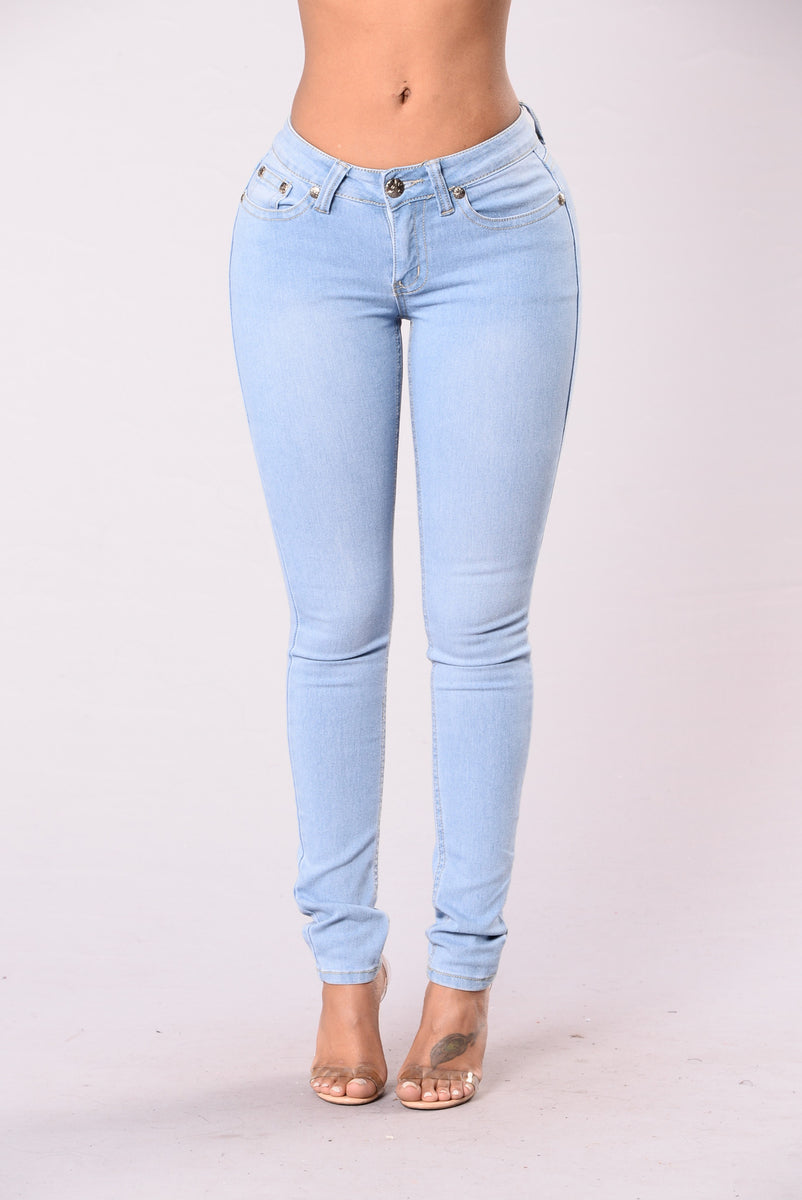 Stand Out From The Crowd Jeans - Light Wash | Fashion Nova, Jeans ...