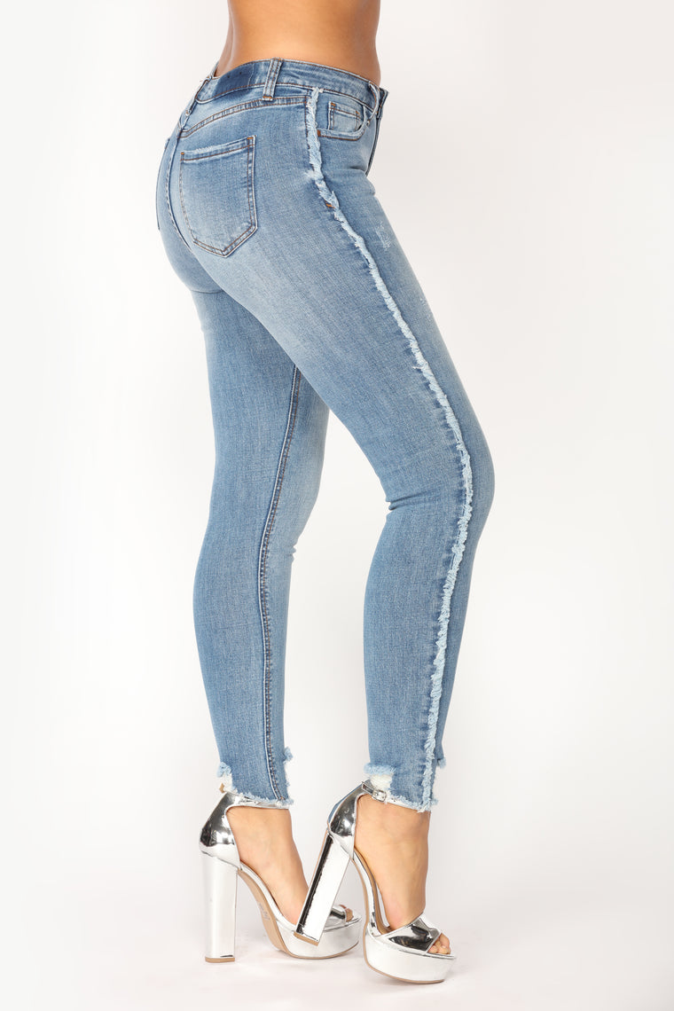 Quinn Skinny Jeans - Medium Blue Wash - Jeans - Fashion Nova
