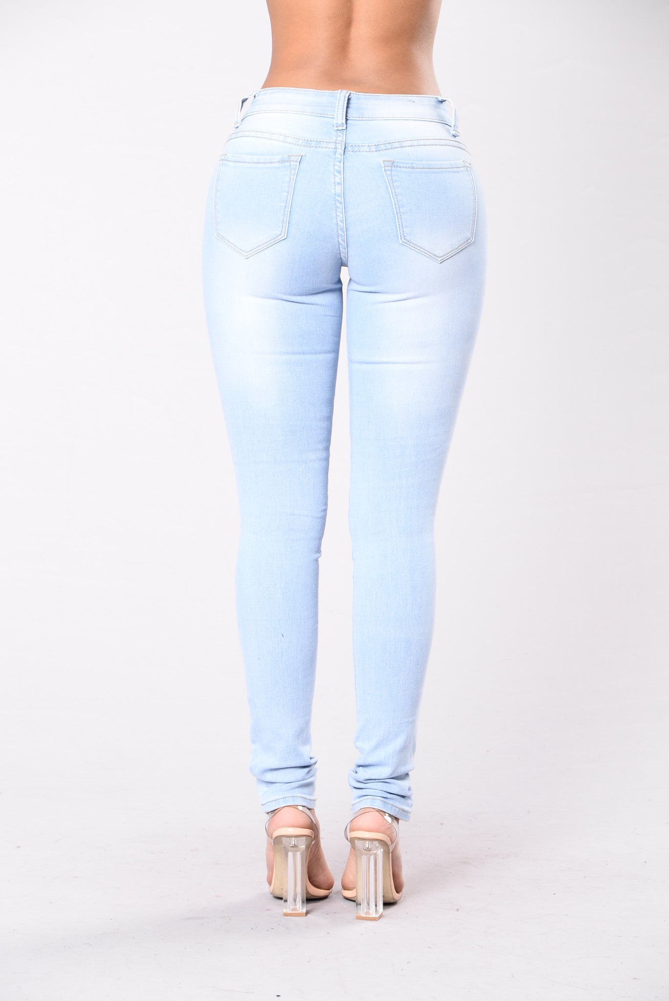 Woman Crush Wednesday Jeans - Light Blue – Fashion Nova