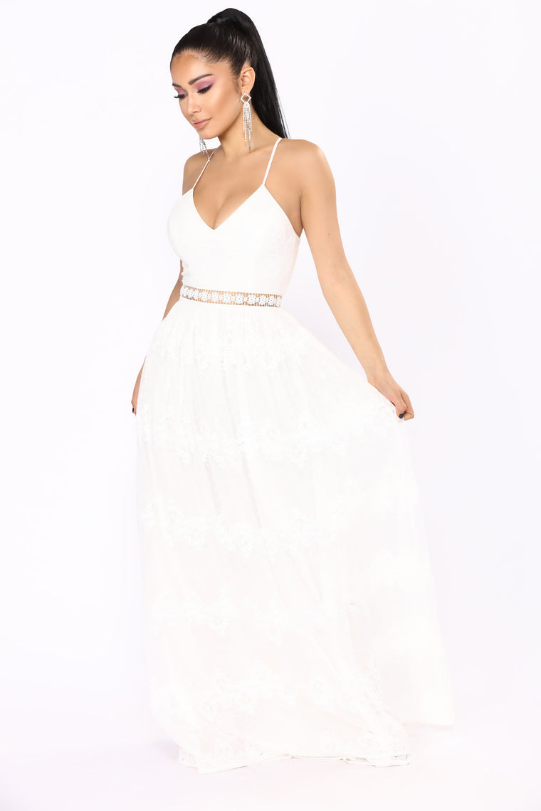 white dress outfit for wedding