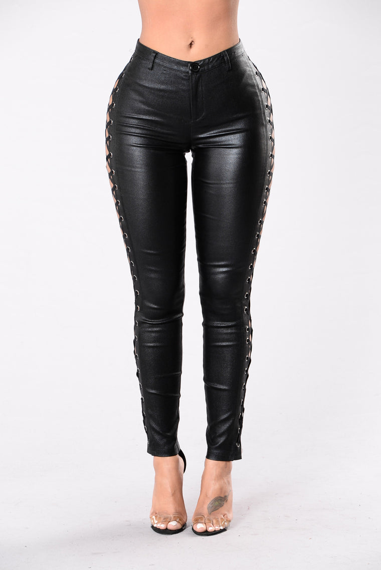 I'm That Girl Pants - Black