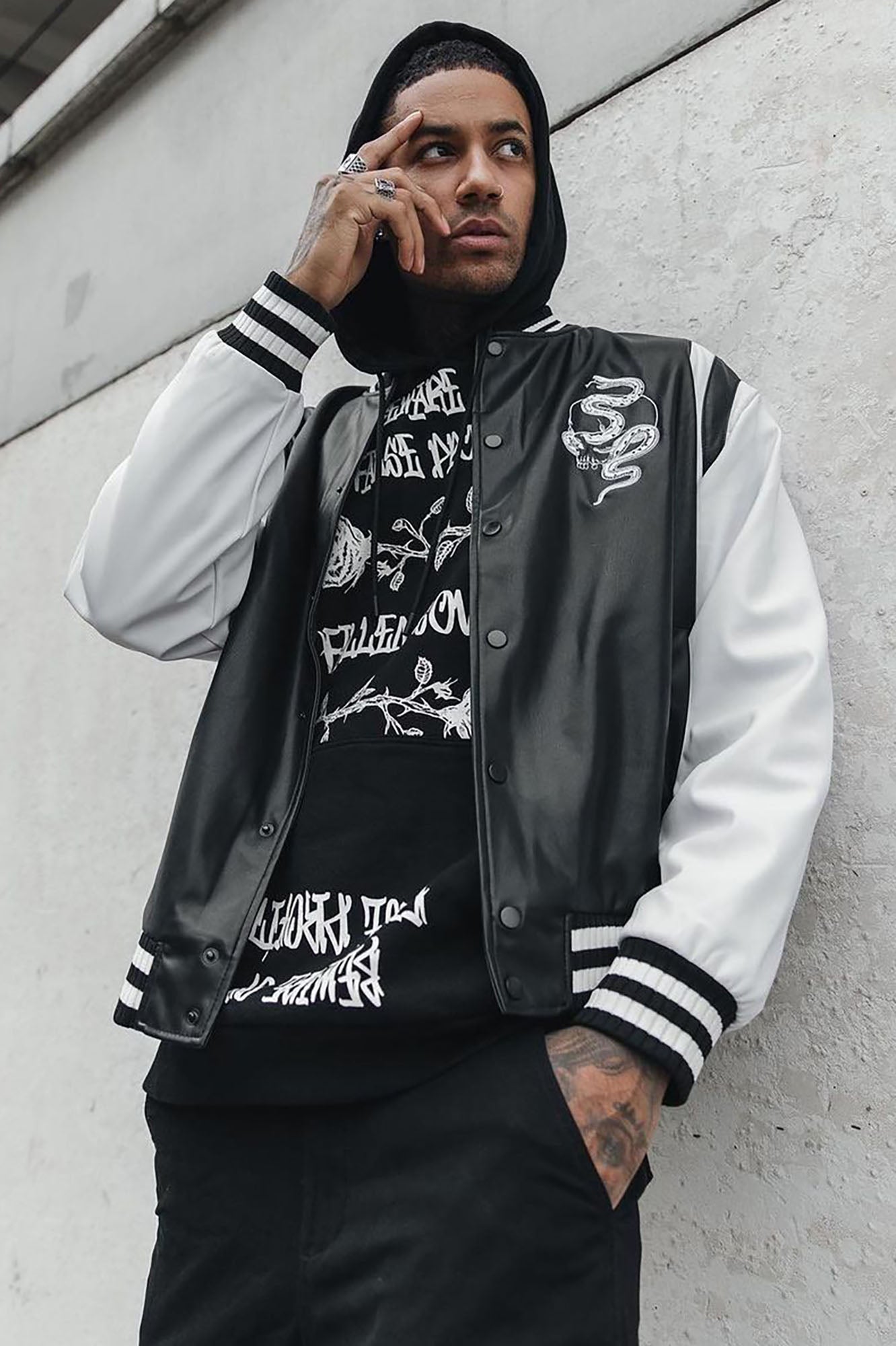 高知インター店】 LOSTジャケット Smuggler Varsity Jacket BLACK