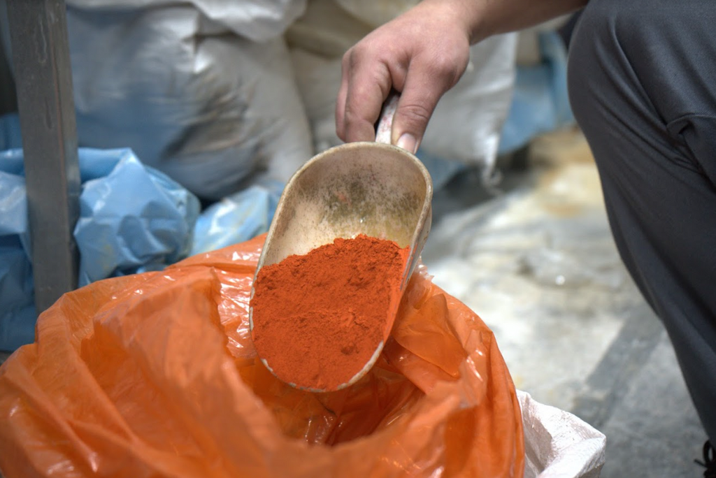 Mineral powders for Rifò natural garment dyeing process. | 