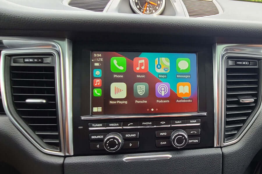Carplay in a Porsche Macan 2015