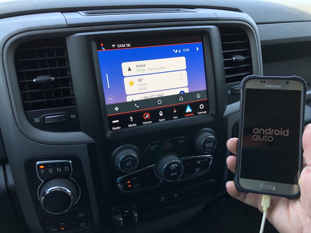 apple carplay radio with backup camera