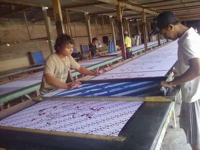 batik sedang di cetak