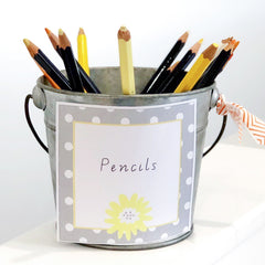 Daisy Chains Label on a tin of pencils - The Printable Place