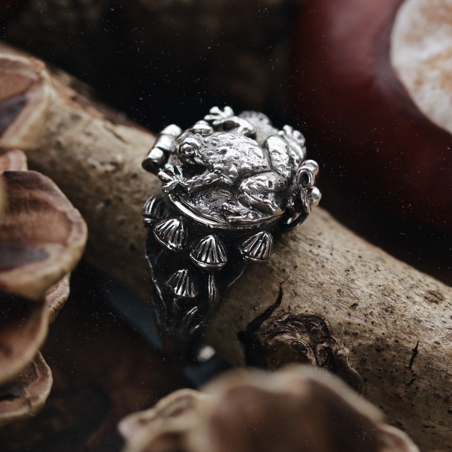 poison box ring