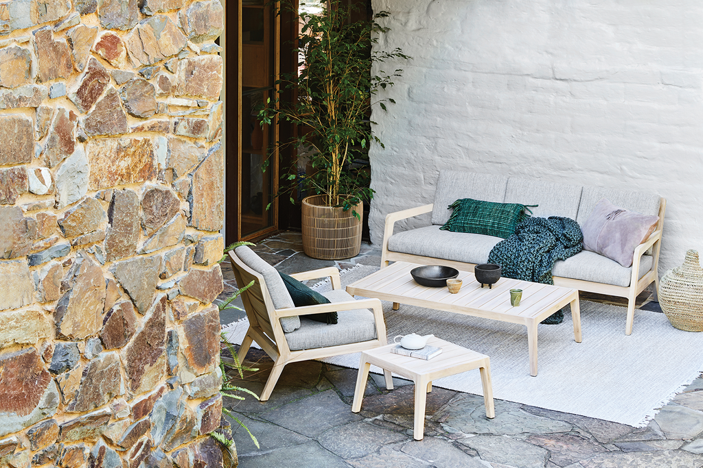 5 Tips for Cosy Outdoor Living: Somers Frame 1 Seater Sofa 
