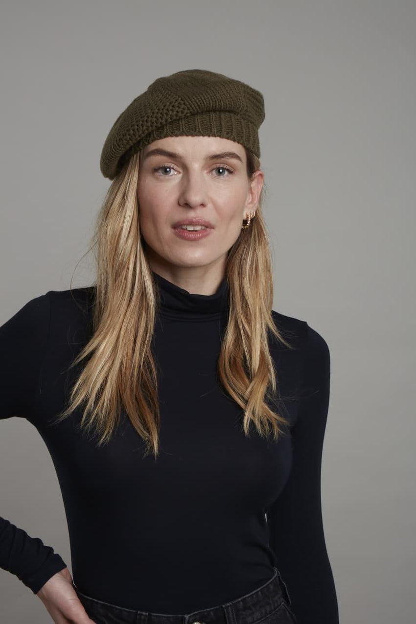 scottish-cashmere-womens-beret-lavender-hill-clothing