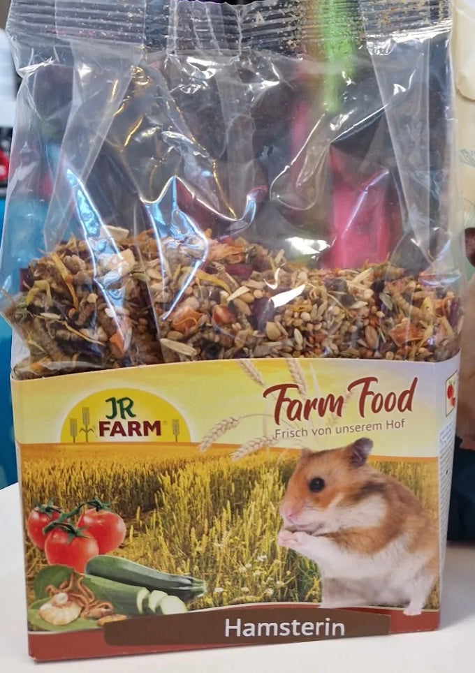 Jr-Farm Farm Food hamsterin ruoka –  - lemmikin ja sinun  yhteiseen, jaettuun iloon.