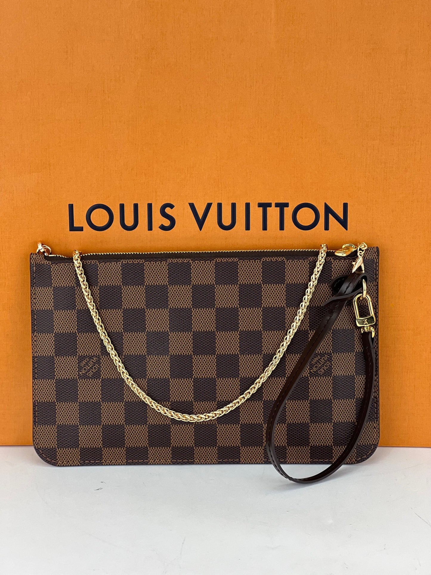 Louis Vuitton White Damier Azur Pochette Accessoires Cloth ref.791433 -  Joli Closet