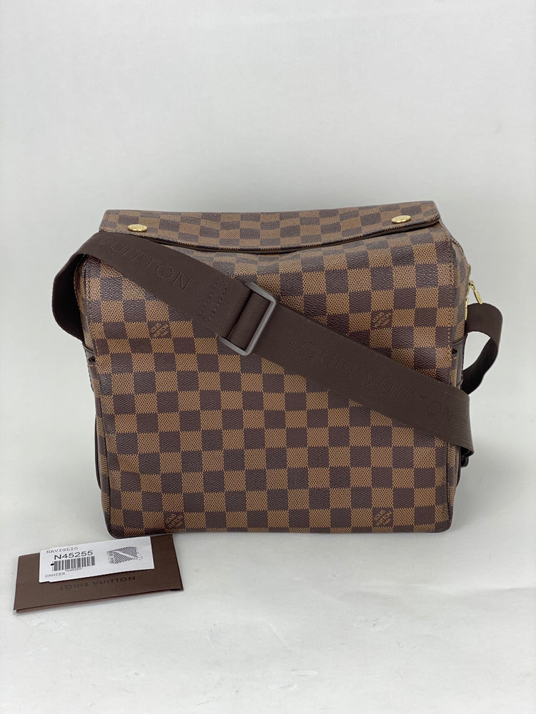 Louis Vuitton® Trio Messenger Graphite. Size  Louis vuitton, Messenger bag  men, Cross body handbags