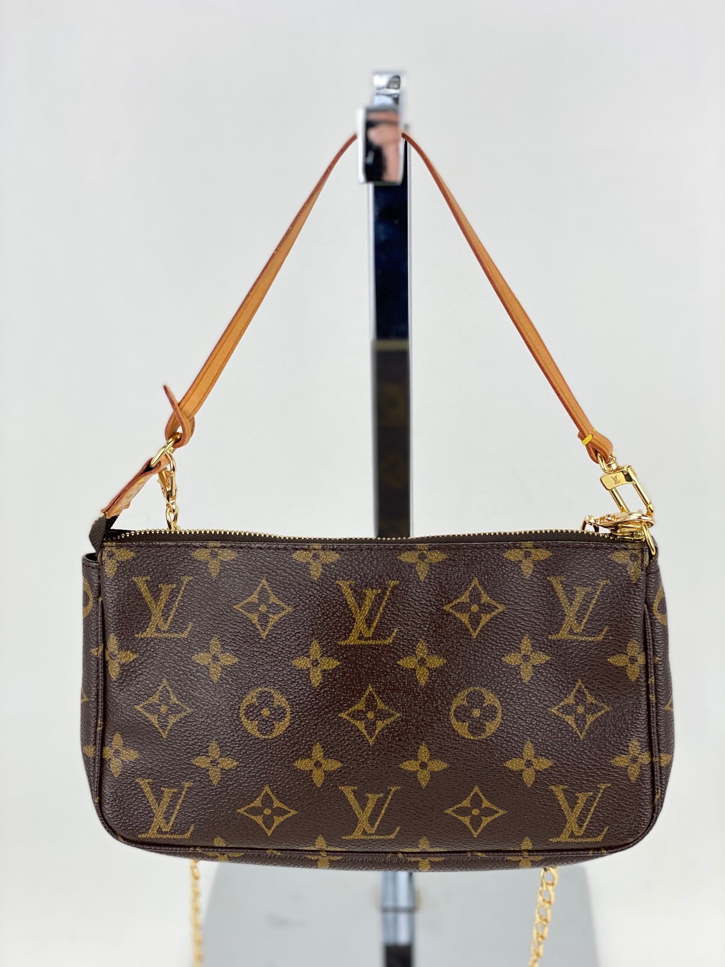 Buy Pre-owned & Brand new Luxury Louis Vuitton Monogram Canvas Multi  Pochette Accessoires Online