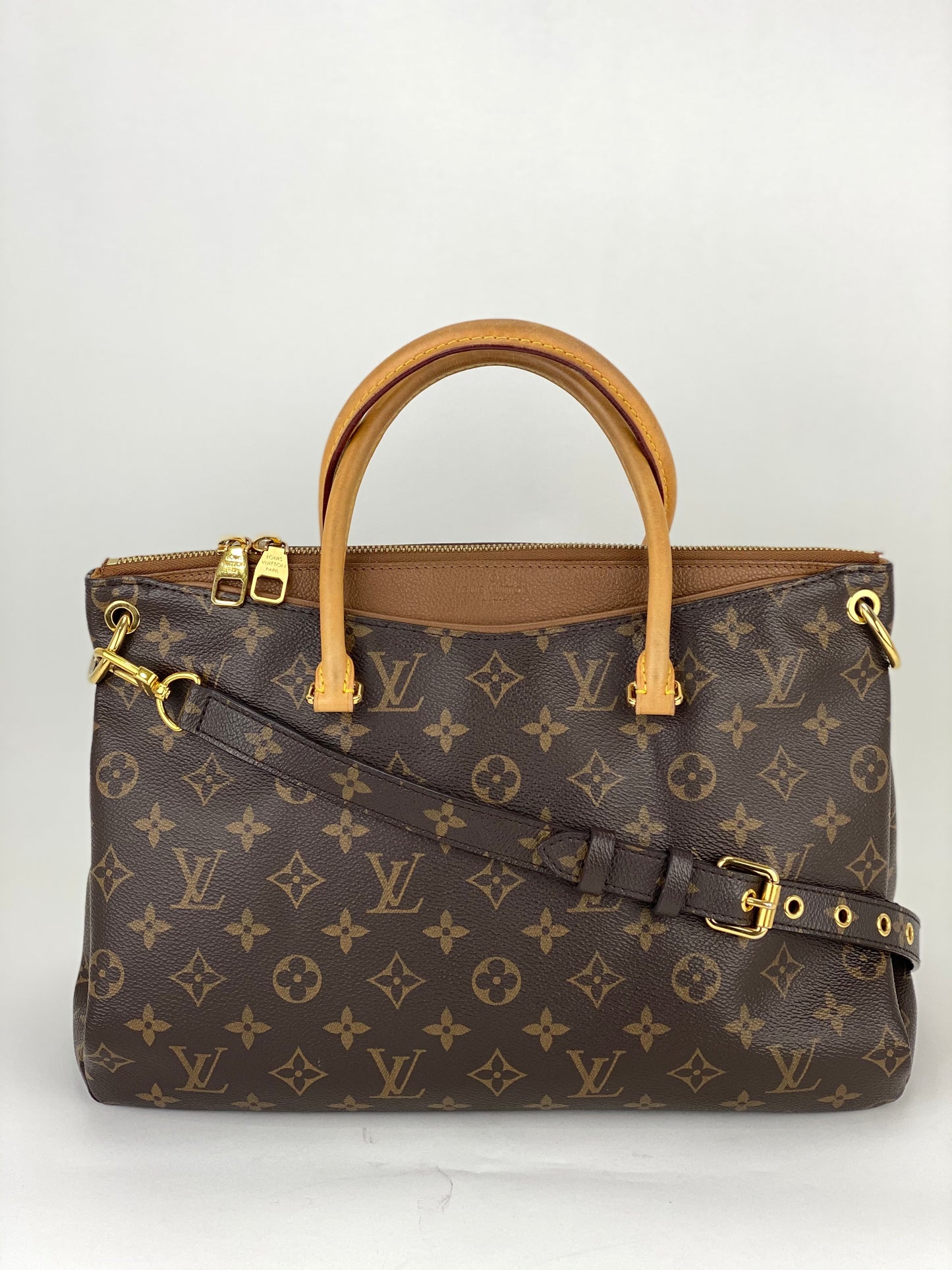 Louis Vuitton Amarante Monogram Vernis Leather Avalon Mm (Authentic  Pre-Owned) - ShopStyle Shoulder Bags