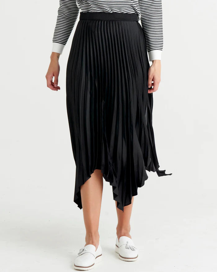 Betty Basics Louis Pleated Skirt Black