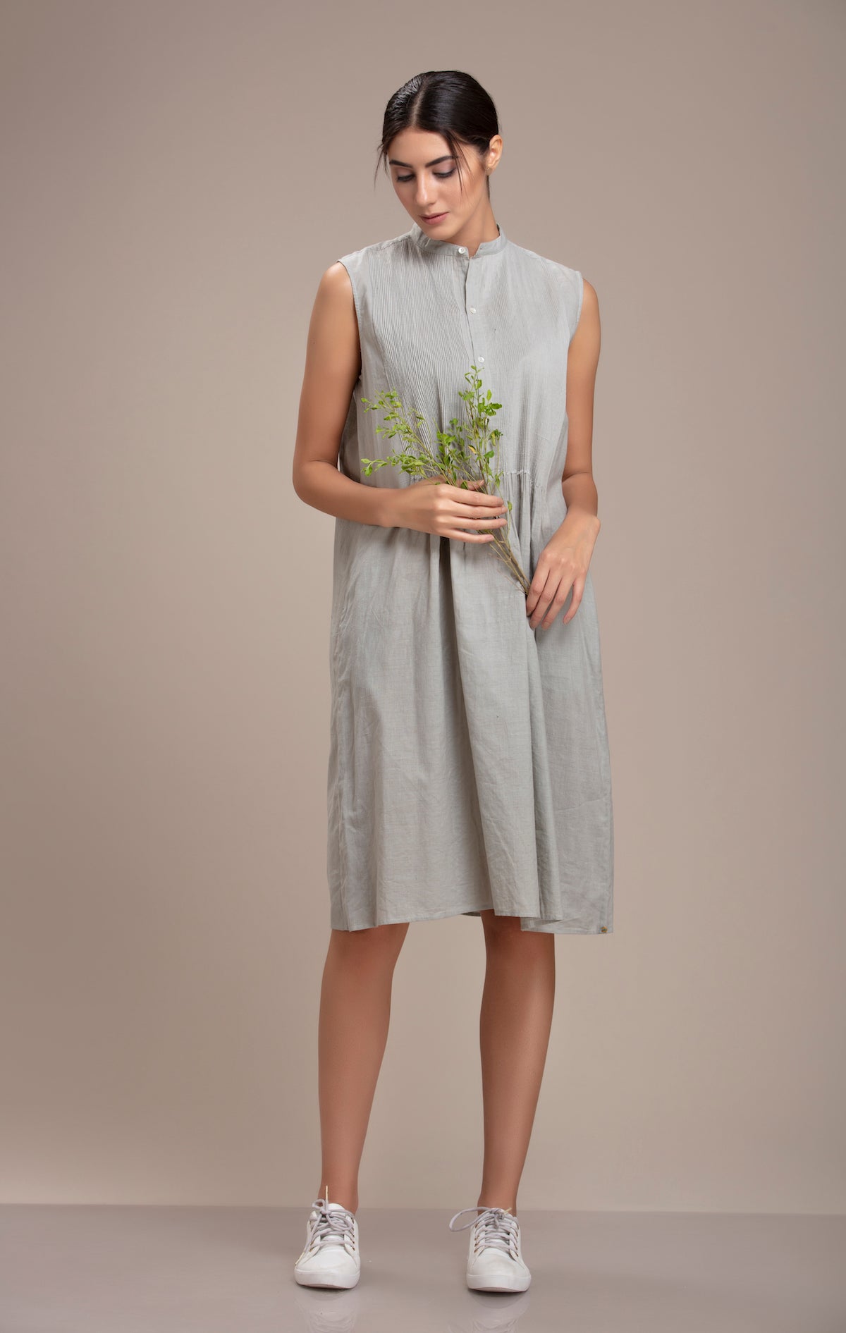 Bunai Pleated Dress Grey